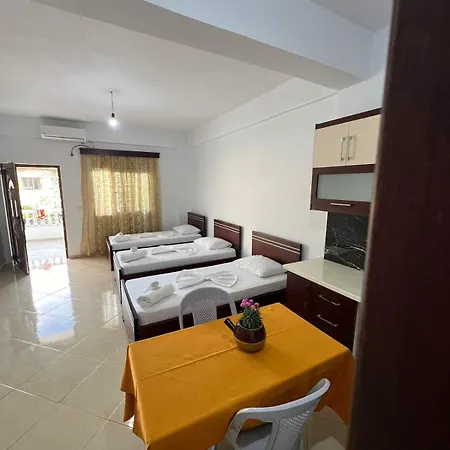 게스트하우스 White Sarandë