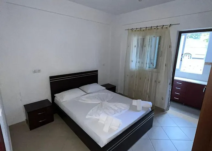 White Gæstehus Sarandë